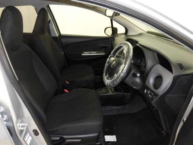 Used Toyota Vitz 2014 Silver photo: Interior view