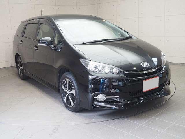 Toyota Wish used car 2014 Model Black colour: Front view