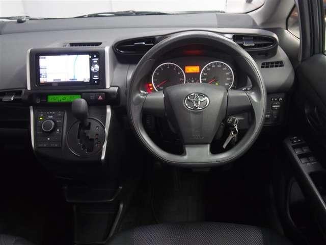 Toyota Wish 2015 салон